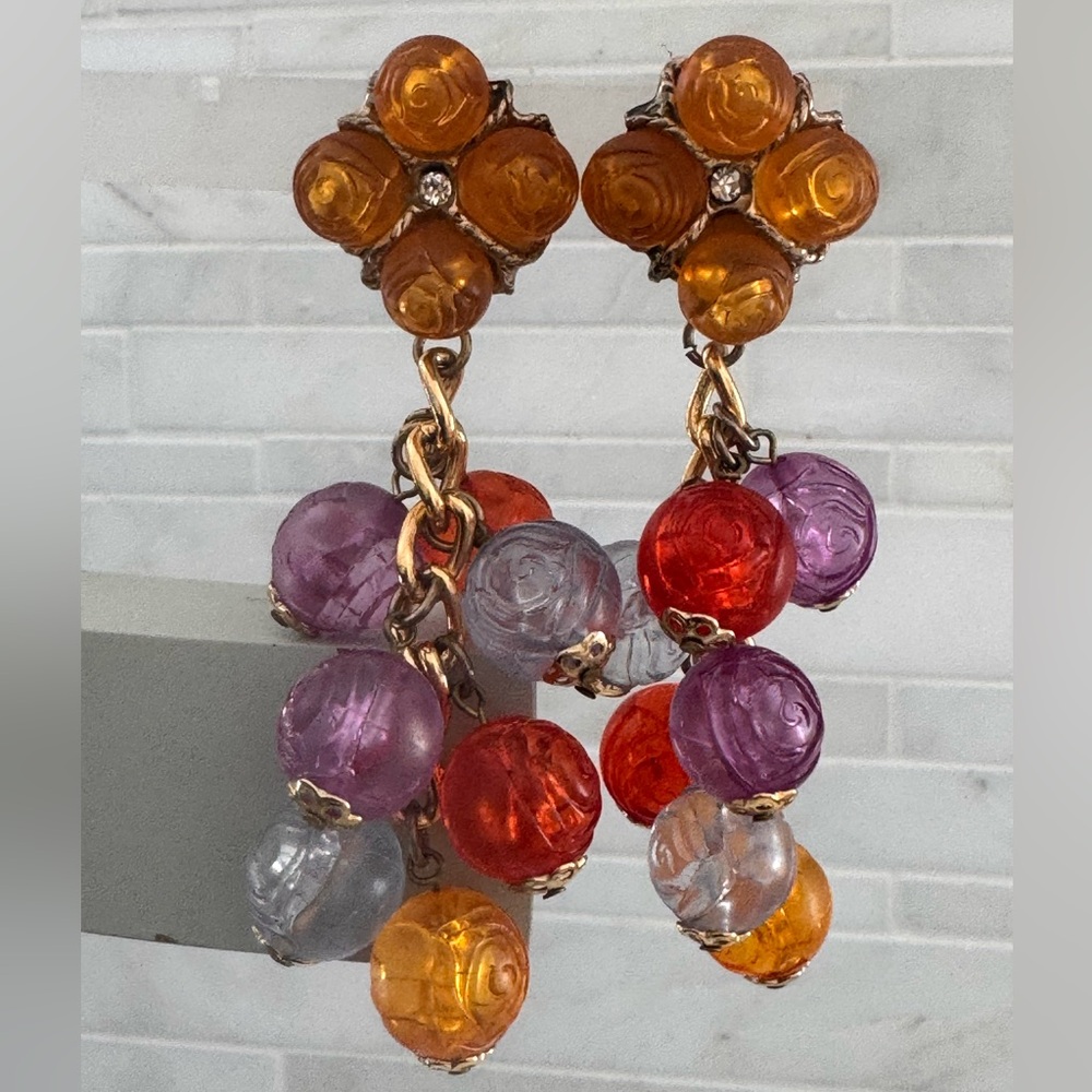 Vintage Lucite molded beads cluster dangle earrings 1980’s